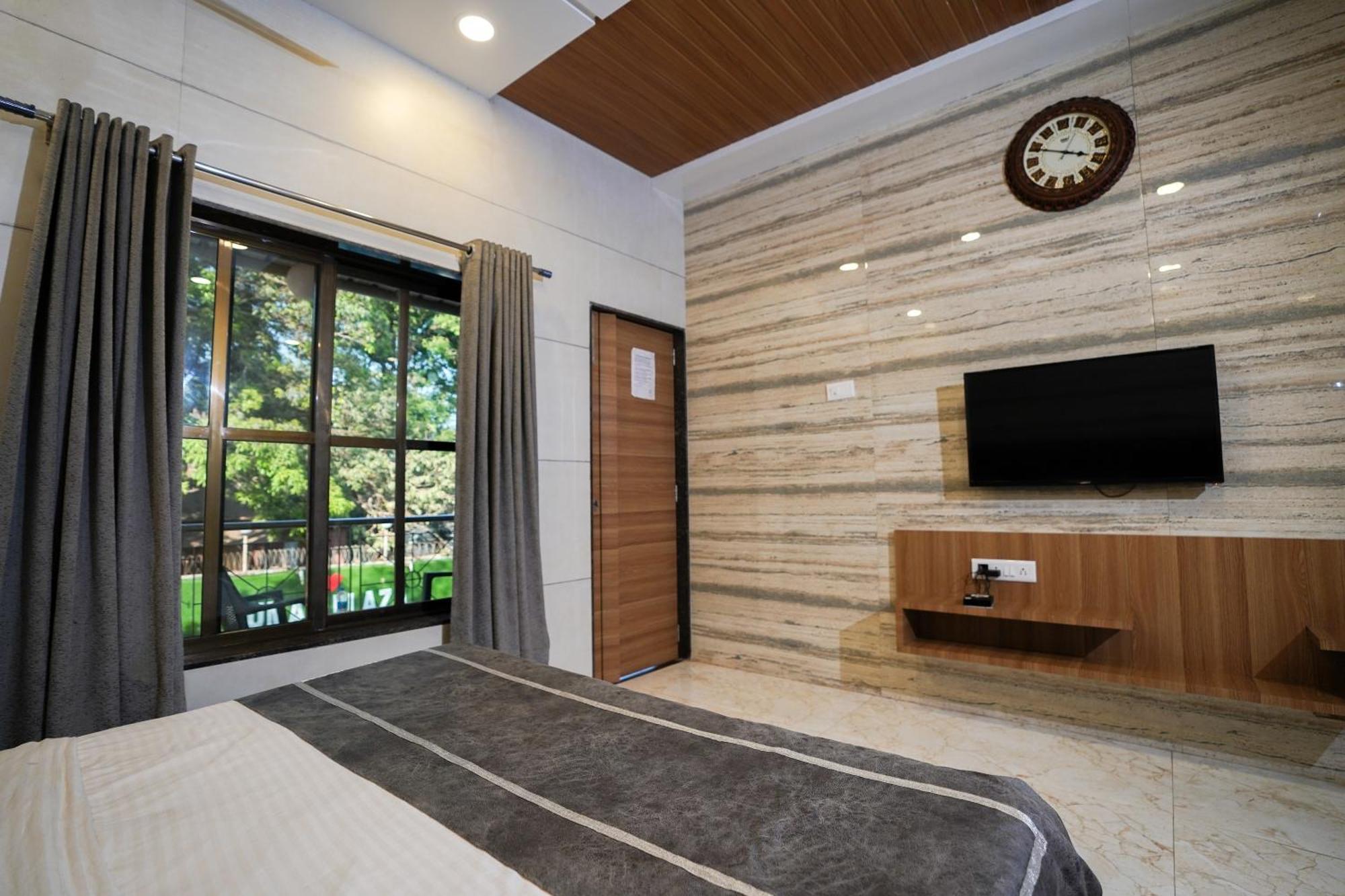Hotel Kumar Plaza Matheran Exterior foto