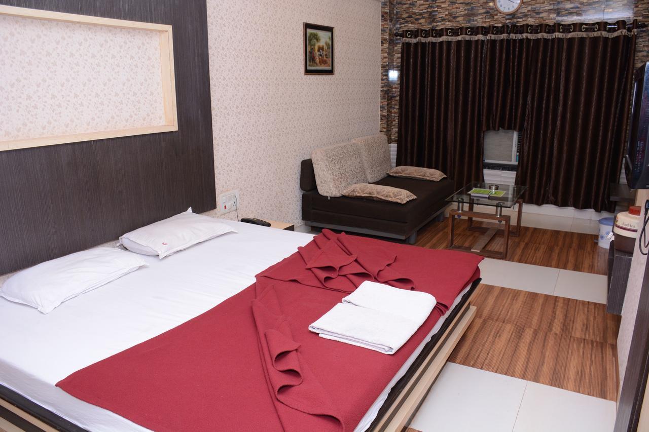 Hotel Kumar Plaza Matheran Exterior foto