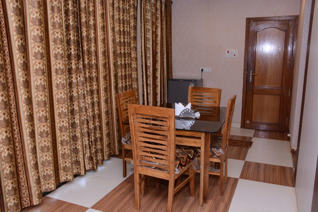 Hotel Kumar Plaza Matheran Exterior foto